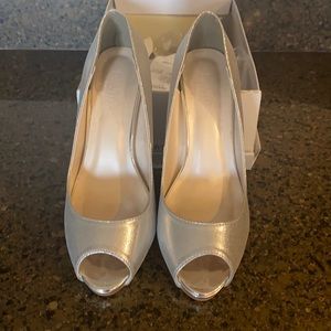 Shimmer peep toe pump